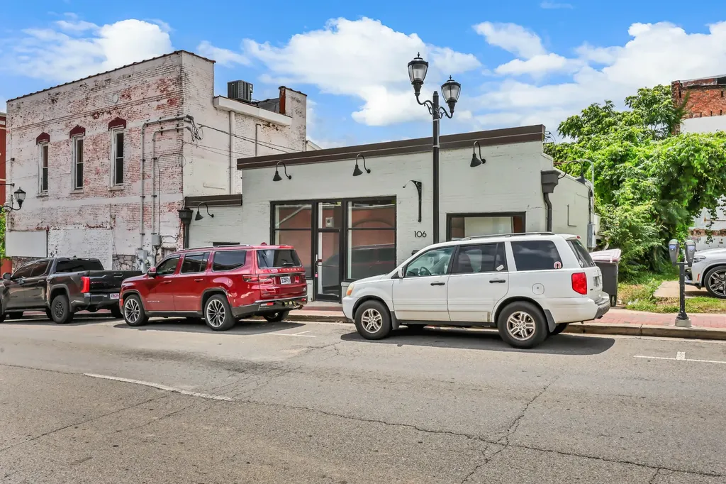 106 N 2nd Street Clarksville TN 37040
