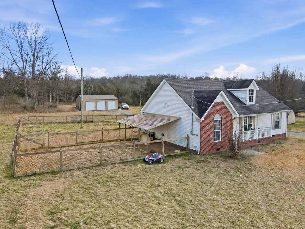 30 Smokey Circle Petersburg TN 37144