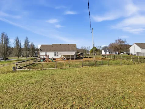 30 Smokey Circle Petersburg TN 37144