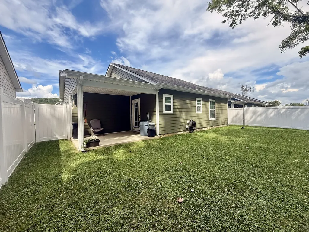 216 Nichols Drive Woodbury TN 37190