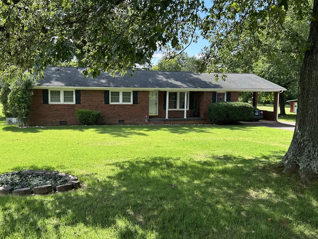 416 S Wilson Street Paris TN 38242