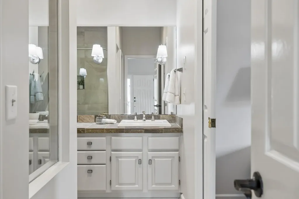101 Bonnie Briar Lane Nashville TN 37212