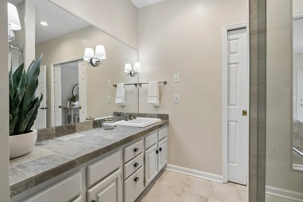 101 Bonnie Briar Lane Nashville TN 37212