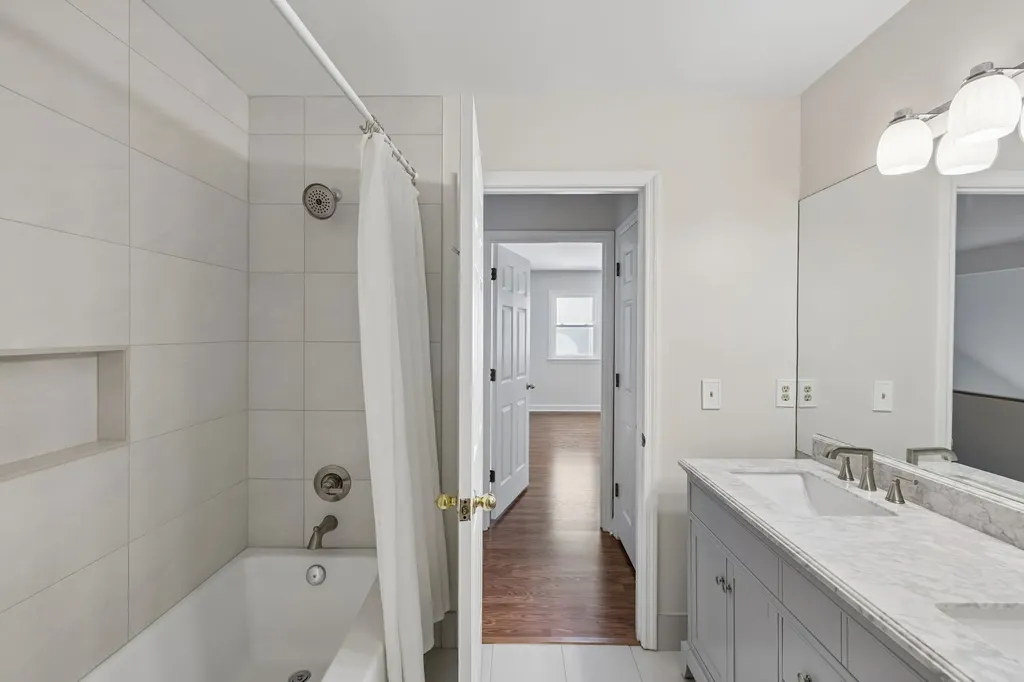 101 Bonnie Briar Lane Nashville TN 37212