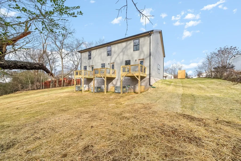 332 Church Street Clarksville TN 37040