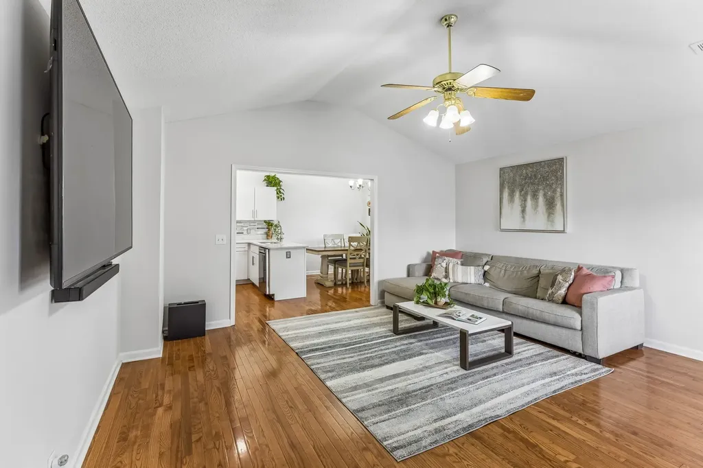 2615 Hawk Eye Court Murfreesboro TN 37128