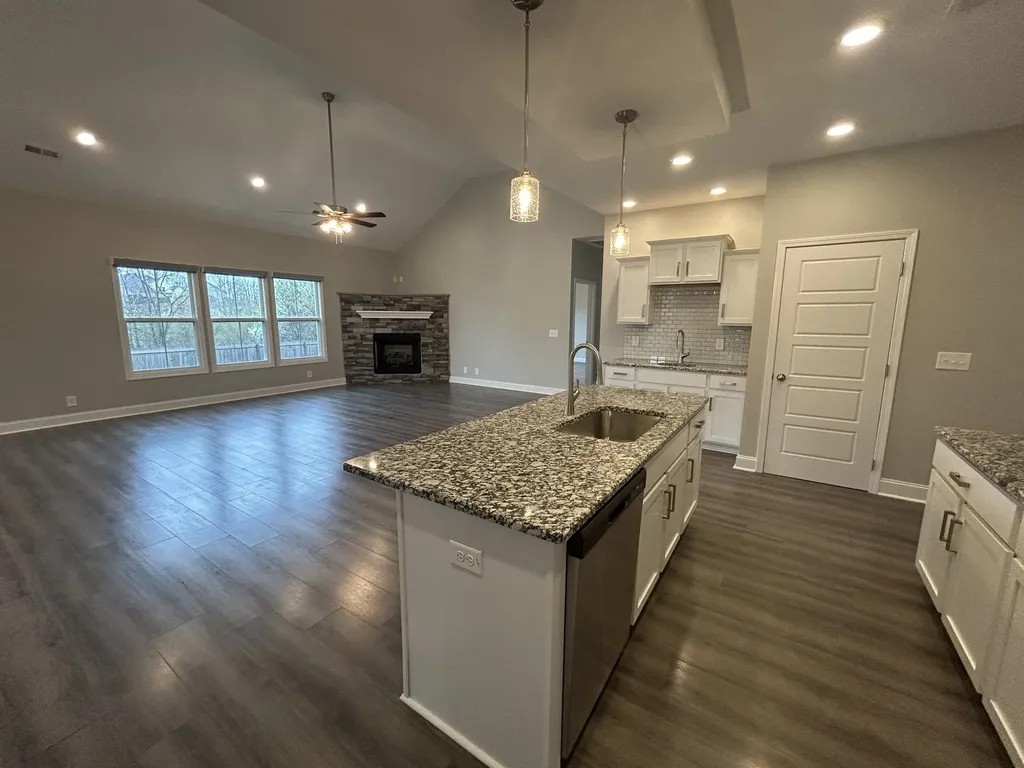 2692 Remington Trace Clarksville TN 37043
