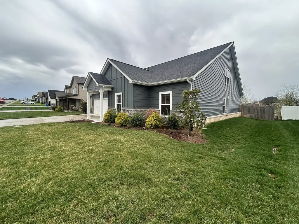 2692 Remington Trace Clarksville TN 37043