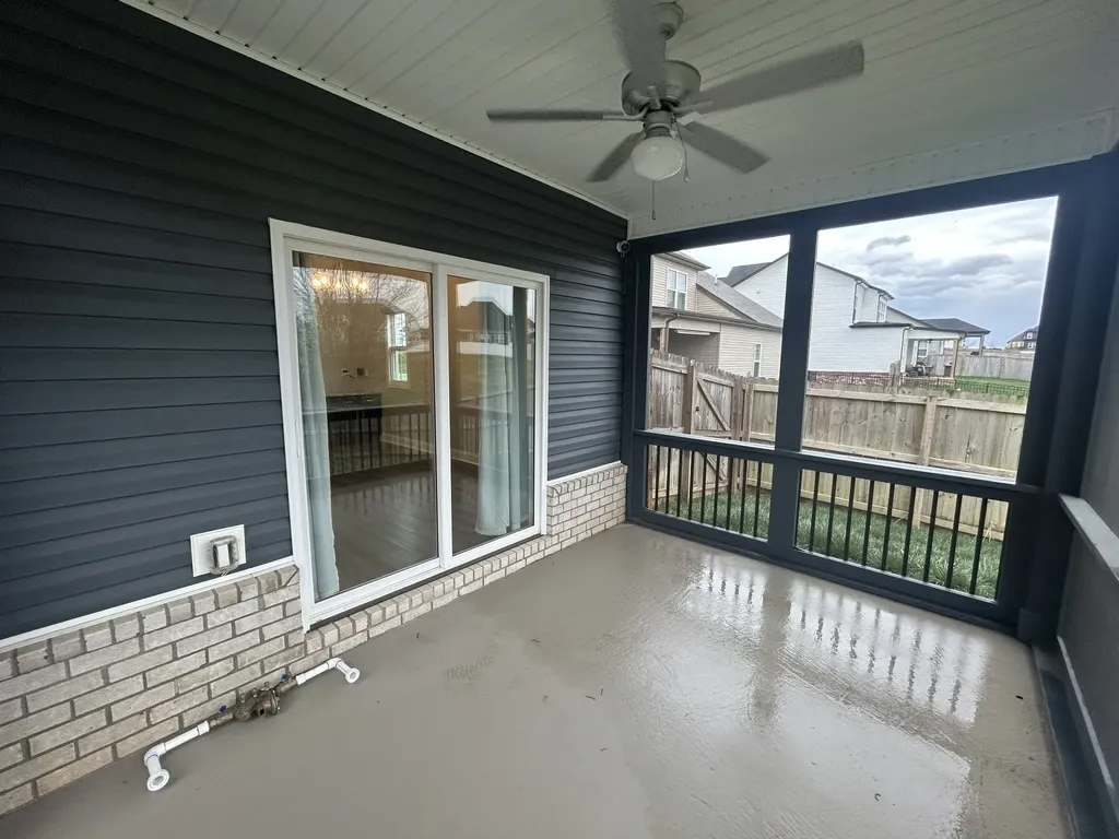 2692 Remington Trace Clarksville TN 37043