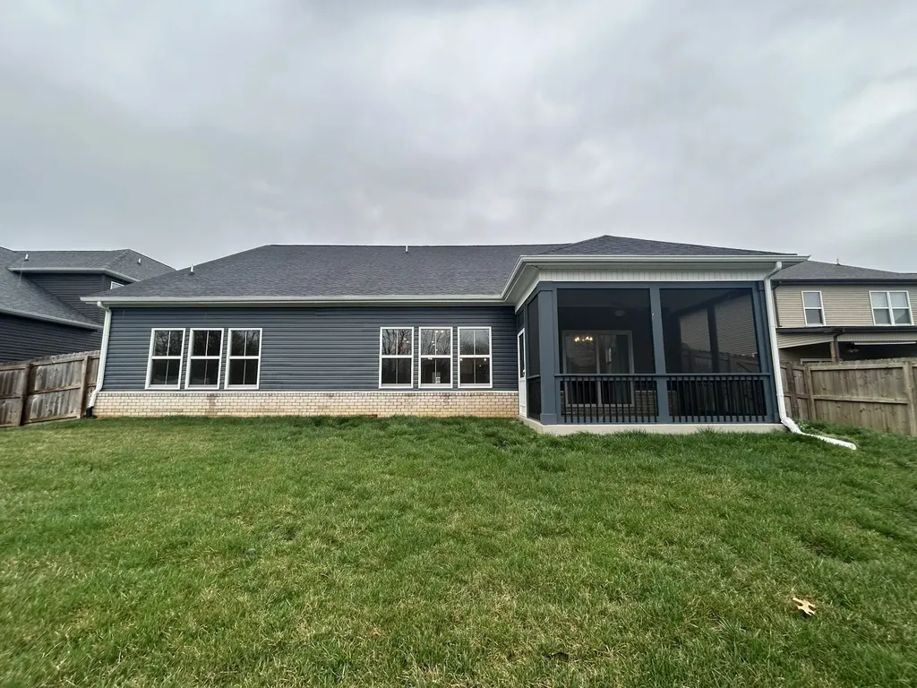 2692 Remington Trace Clarksville TN 37043