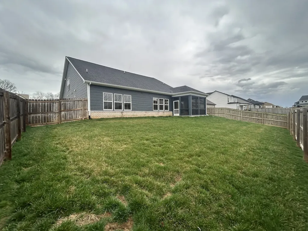 2692 Remington Trace Clarksville TN 37043