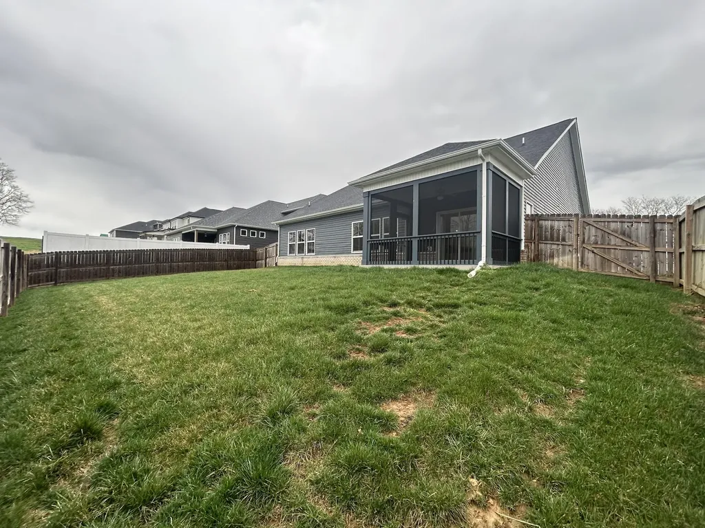2692 Remington Trace Clarksville TN 37043