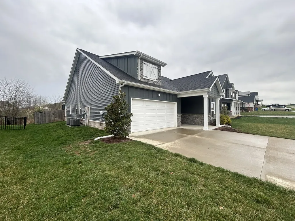 2692 Remington Trace Clarksville TN 37043