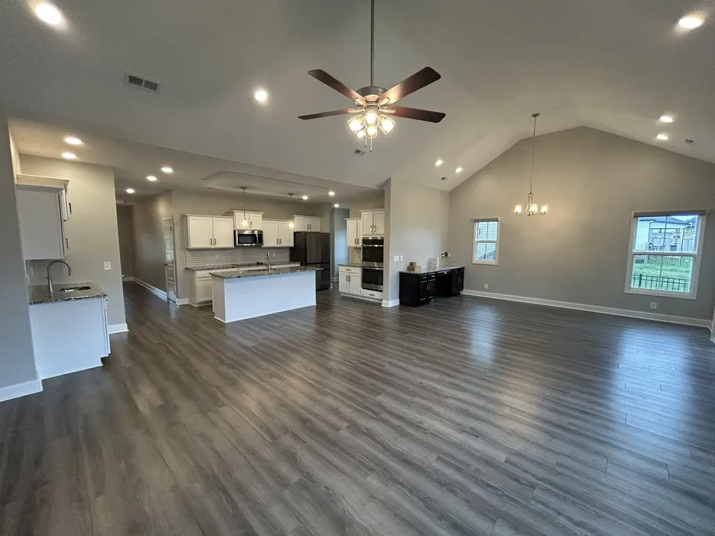 2692 Remington Trace Clarksville TN 37043