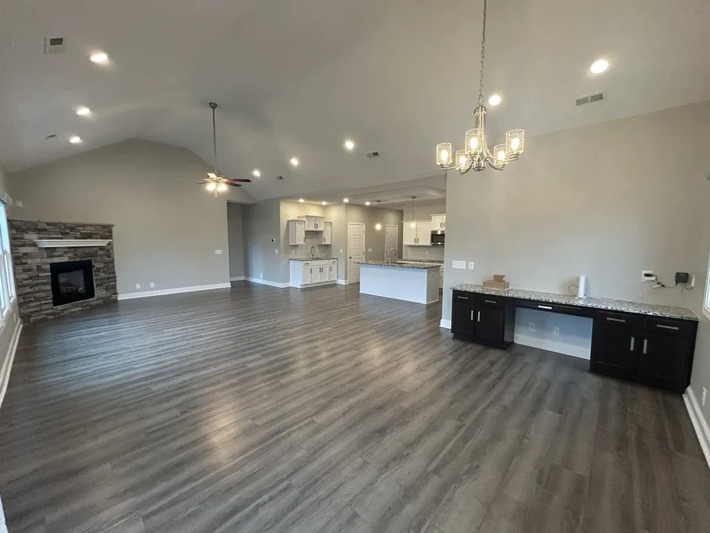 2692 Remington Trace Clarksville TN 37043