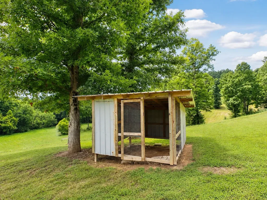 507 County Road 29 Riceville TN 37370