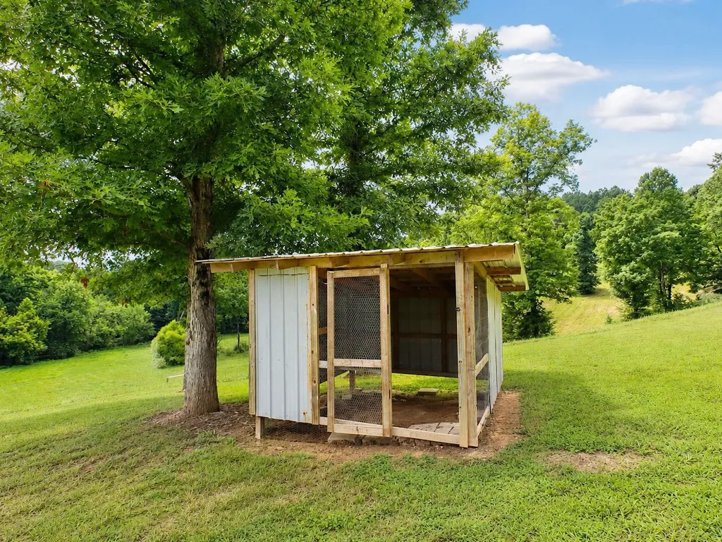 507 County Road 29 Riceville TN 37370