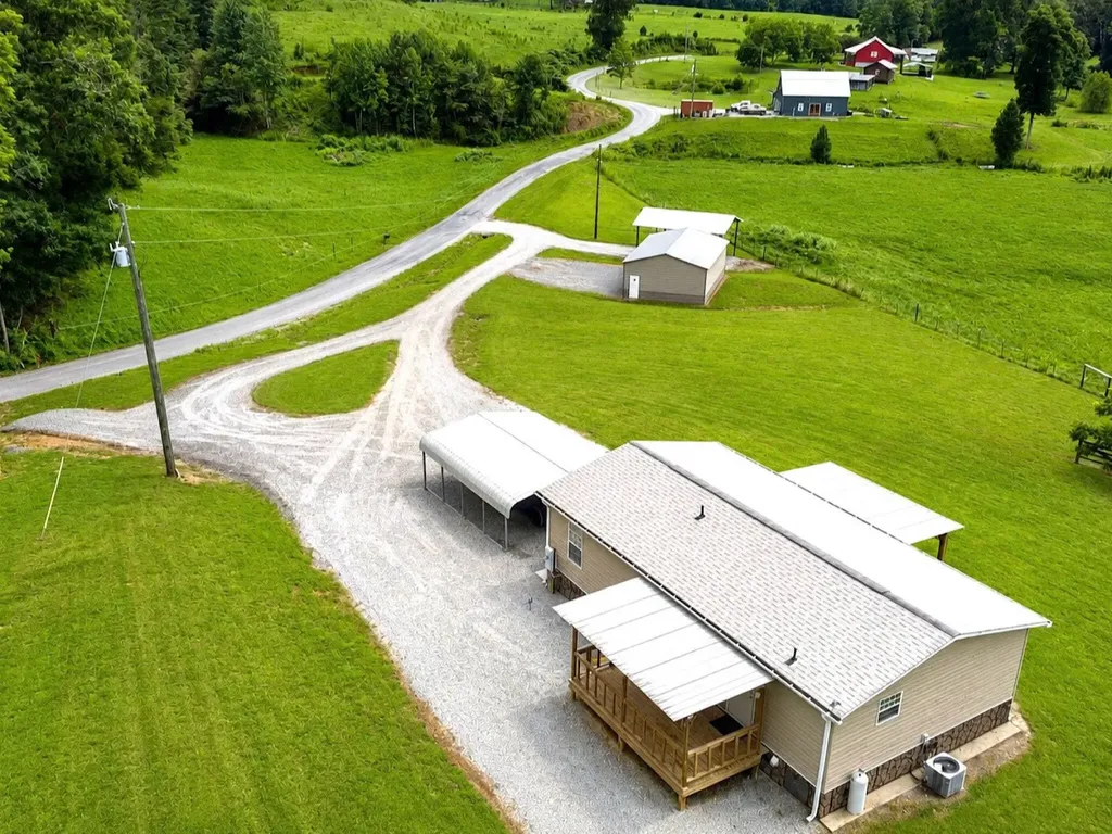 507 County Road 29 Riceville TN 37370
