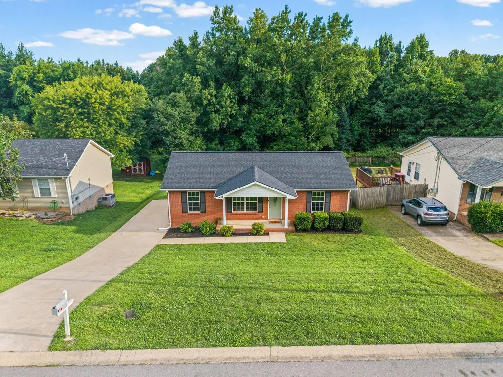 352 Donna Drive Clarksville TN 37042