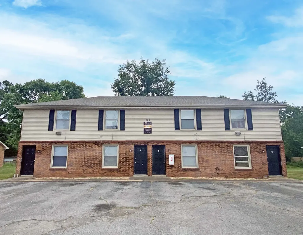 809 Golfview Place #B Clarksville TN 37043