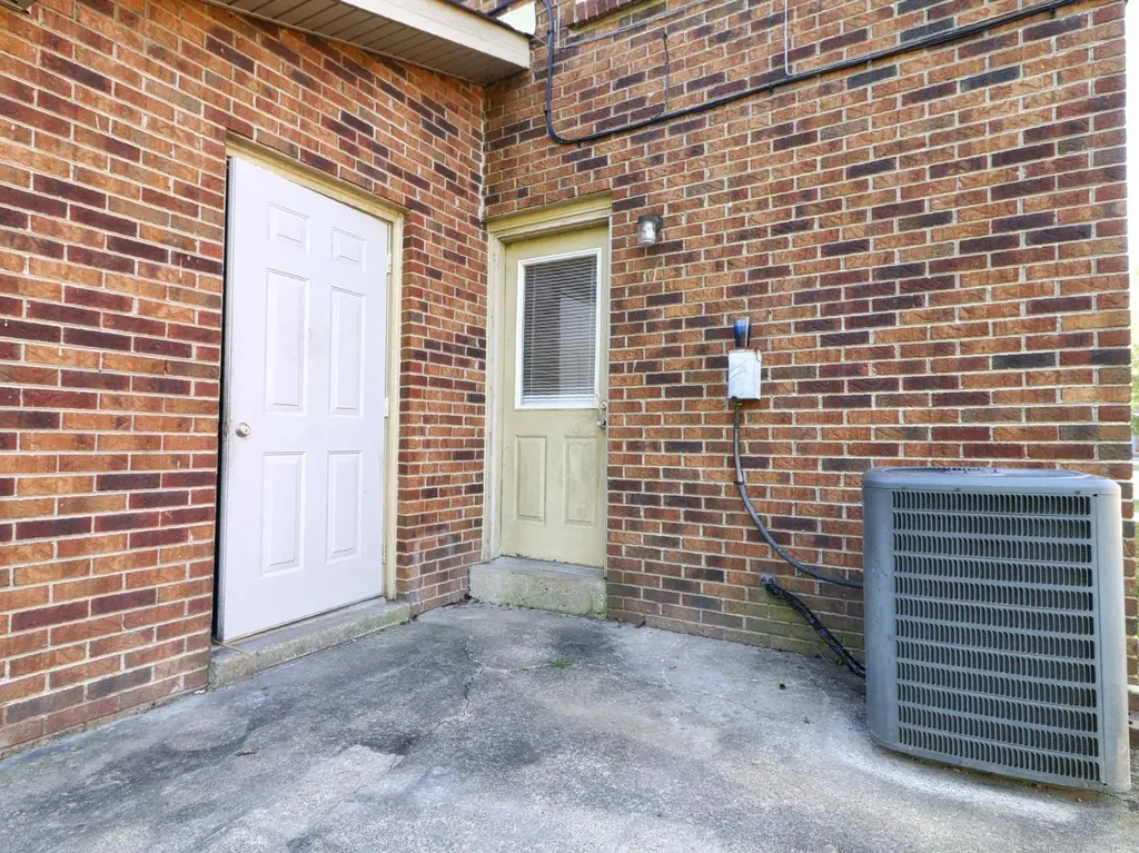 809 Golfview Place #B Clarksville TN 37043