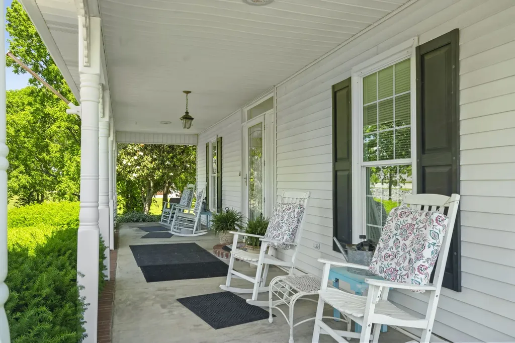 9559 Highway 49, E Orlinda TN 37141