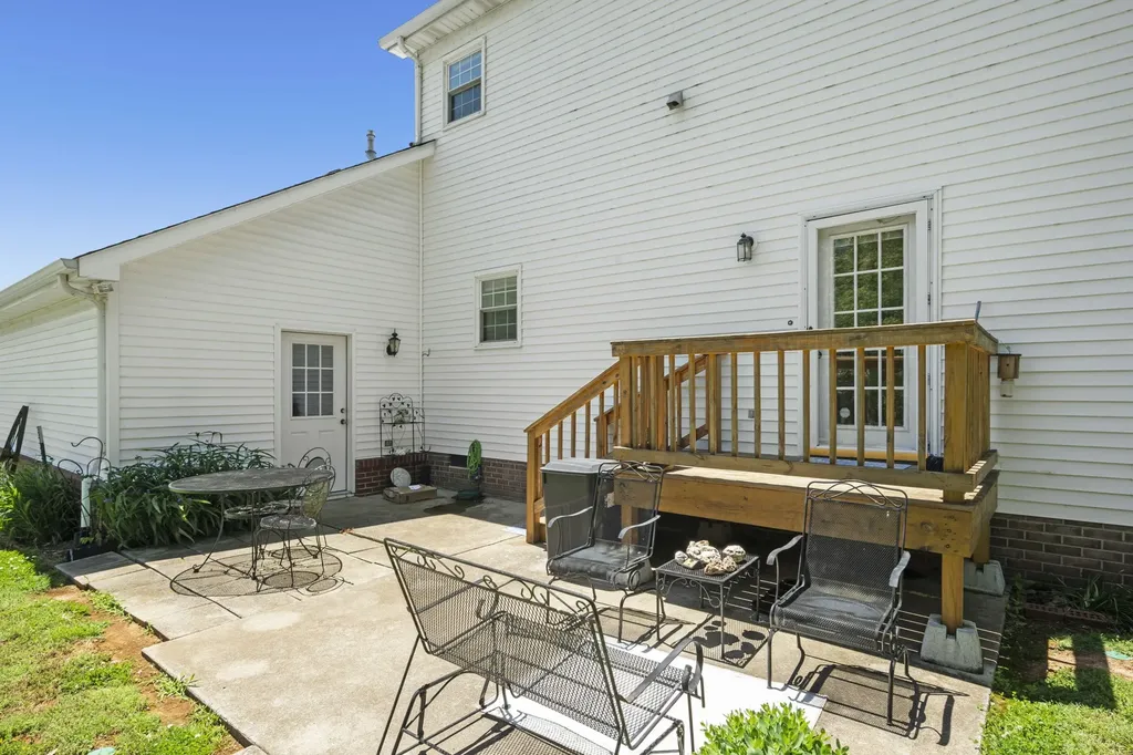 9559 Highway 49, E Orlinda TN 37141