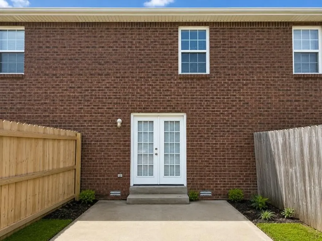 2004 Tynewood Drive Clarksville TN 37042