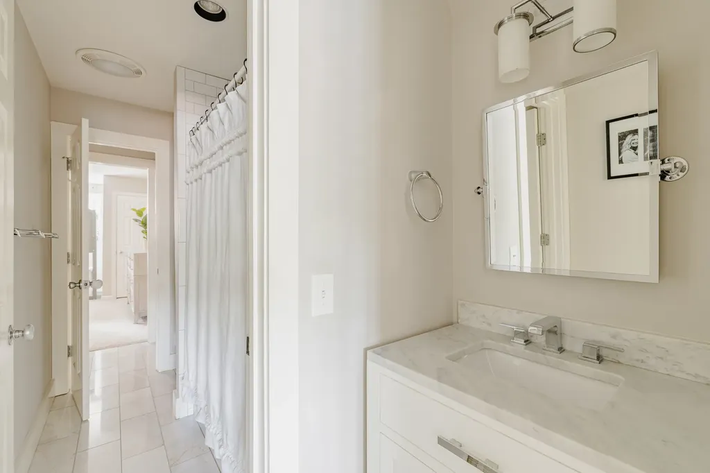 4236 Jamesborough Place Nashville TN 37215