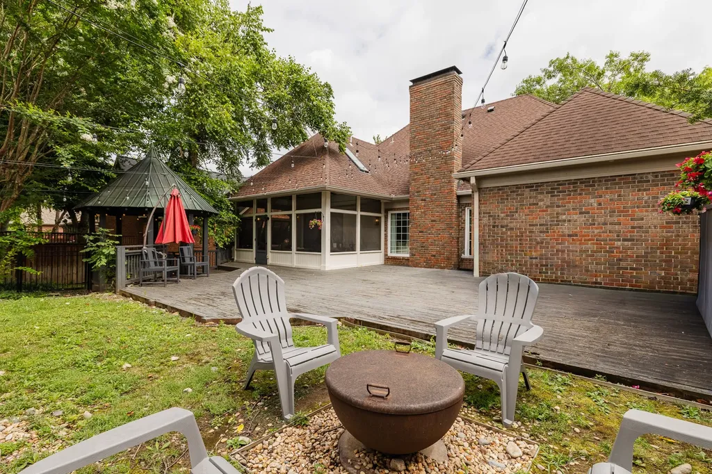 4236 Jamesborough Place Nashville TN 37215
