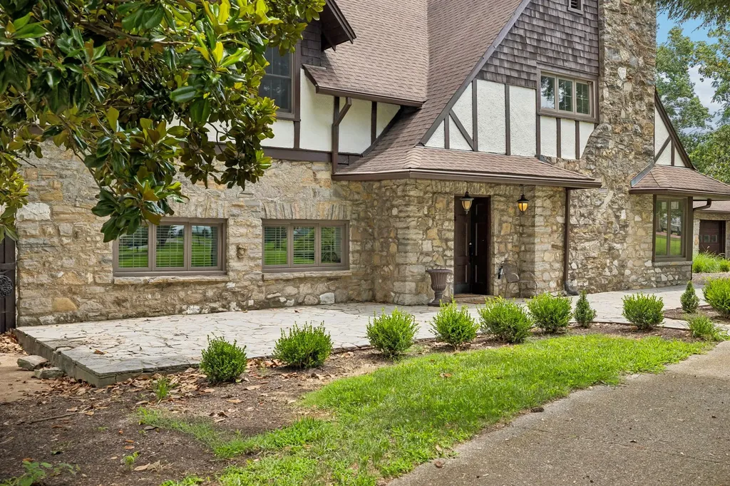 2990 Mcgavock Pike Nashville TN 37214