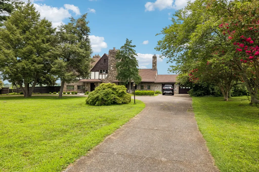 2990 Mcgavock Pike Nashville TN 37214
