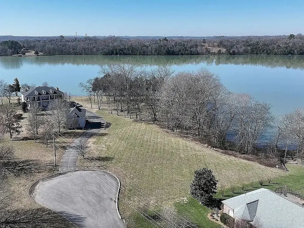 1060 Emerald Valley Drive Castalian Springs TN 37031