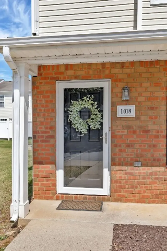 1018 Sitting Bull Crossing Murfreesboro TN 37128
