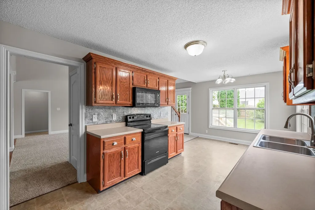 706 Shamrock Court Clarksville TN 37043