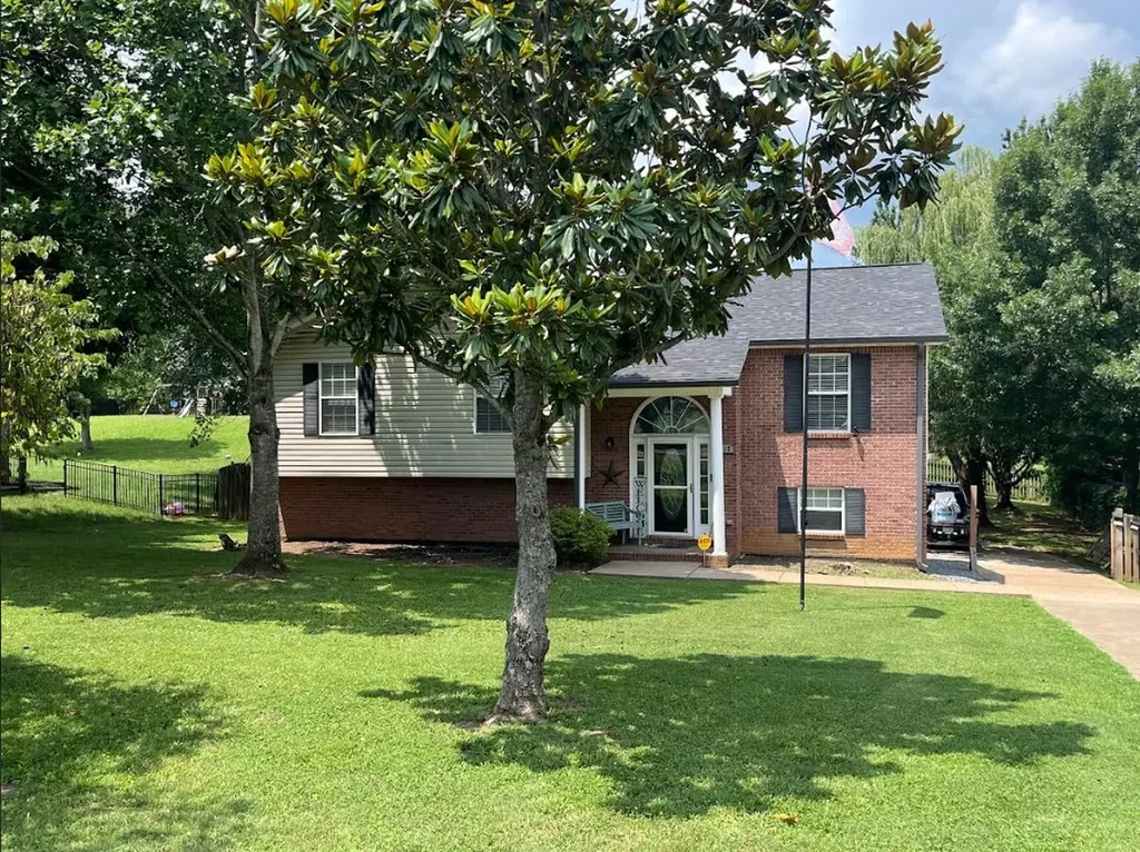 712 N Woodson Road Clarksville TN 37043