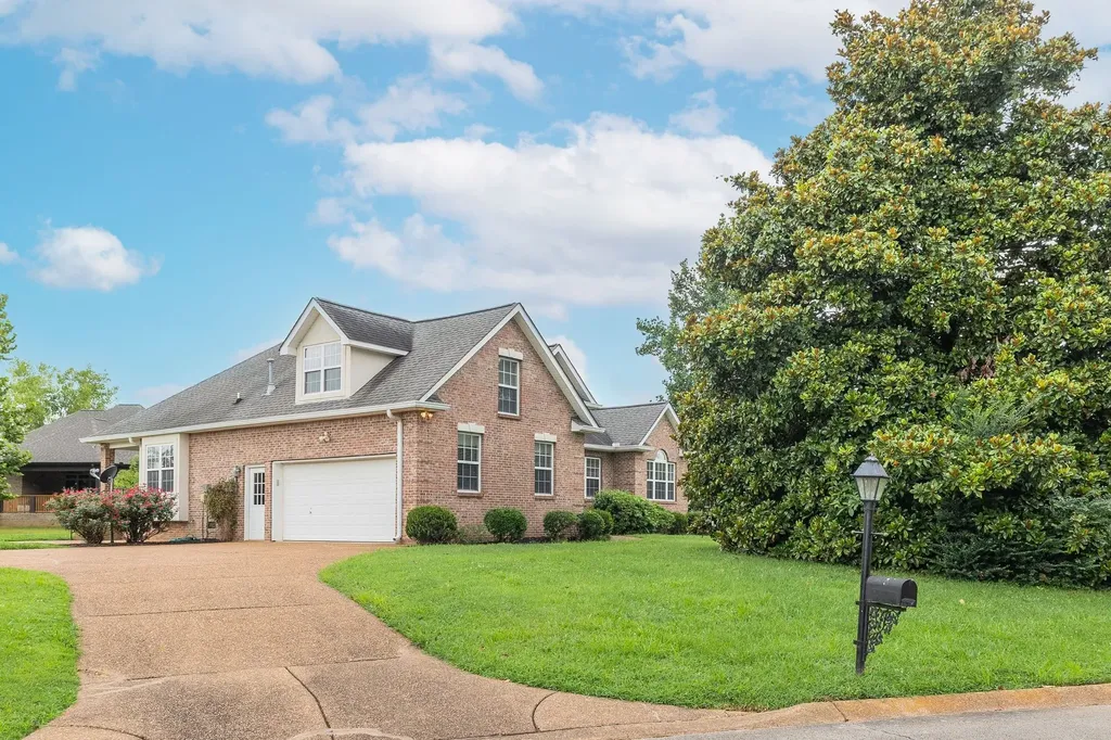1406 Gray Fox Lane Spring Hill TN 37174