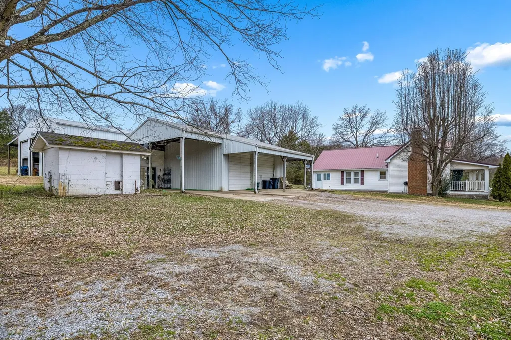 2972 Cainsville Road Lebanon TN 37090