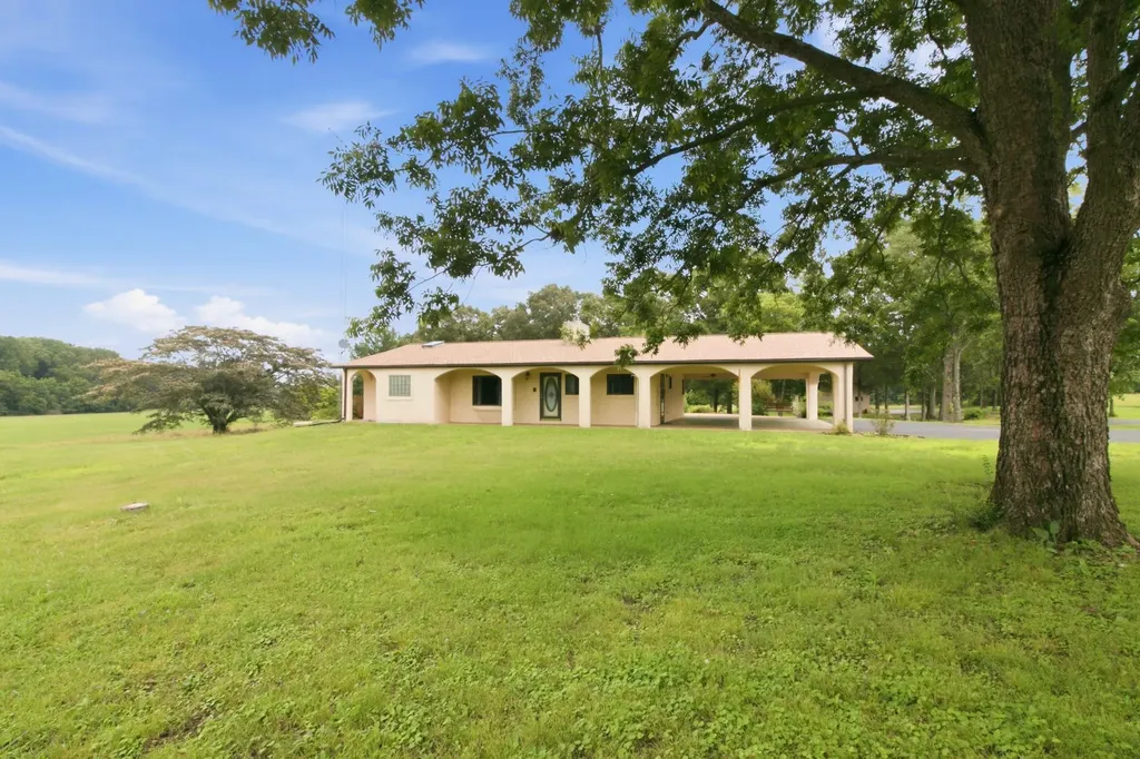 380 Mcintosh Road Paris TN 38242