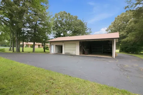 380 Mcintosh Road Paris TN 38242