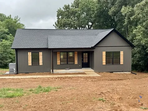435 Blackey Bandy Road Bethpage TN 37022