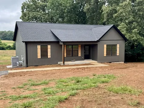 435 Blackey Bandy Road Bethpage TN 37022