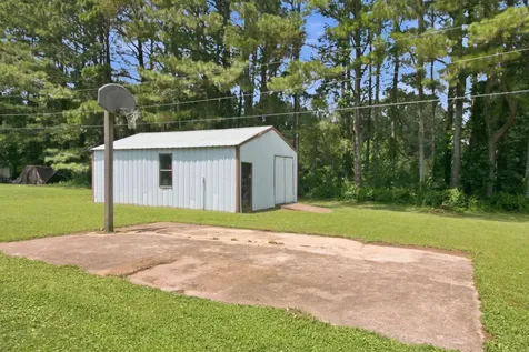 2097 Van Dyke Road Paris TN 38242