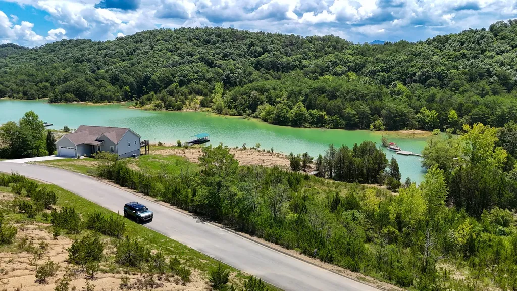2 Emerald Pointe Boulevard Dandridge TN 37725