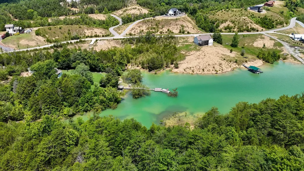 2 Emerald Pointe Boulevard Dandridge TN 37725