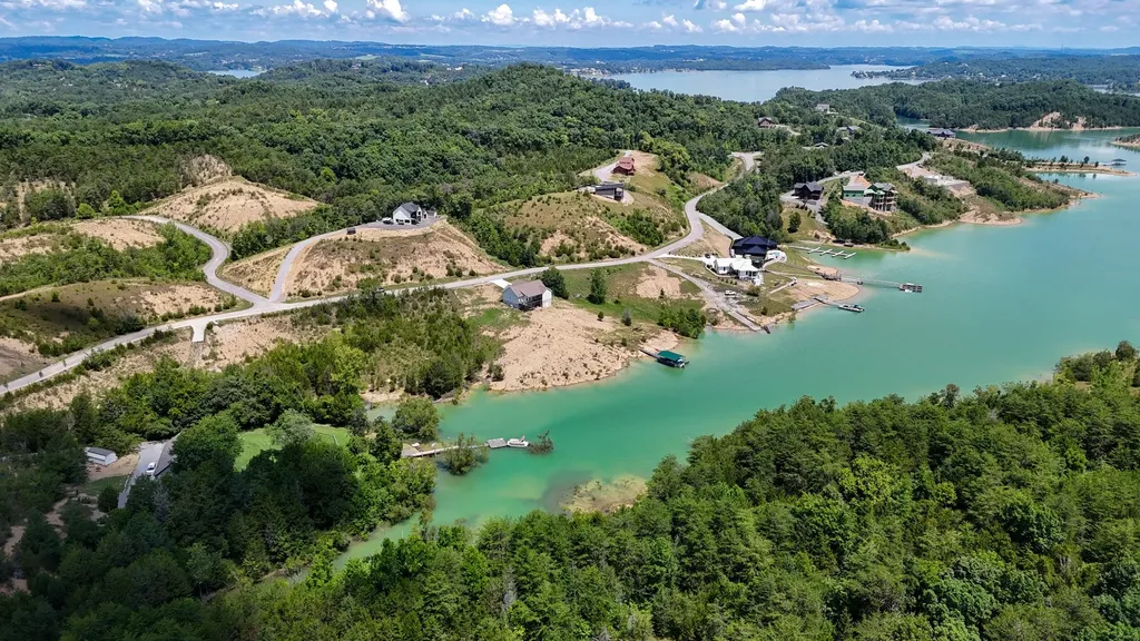 2 Emerald Pointe Boulevard Dandridge TN 37725