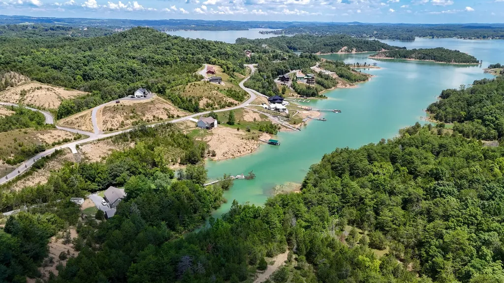 2 Emerald Pointe Boulevard Dandridge TN 37725