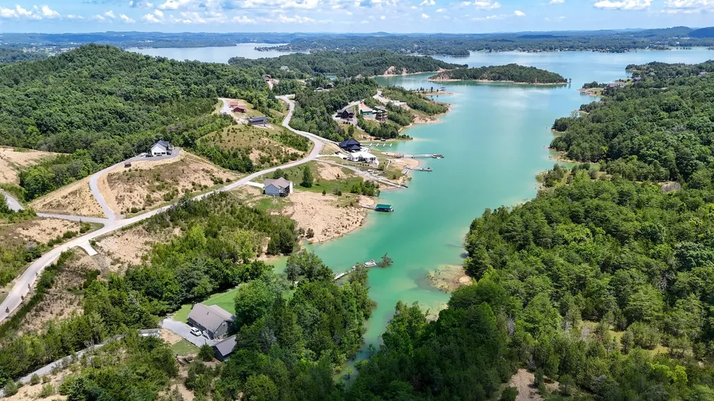 2 Emerald Pointe Boulevard Dandridge TN 37725