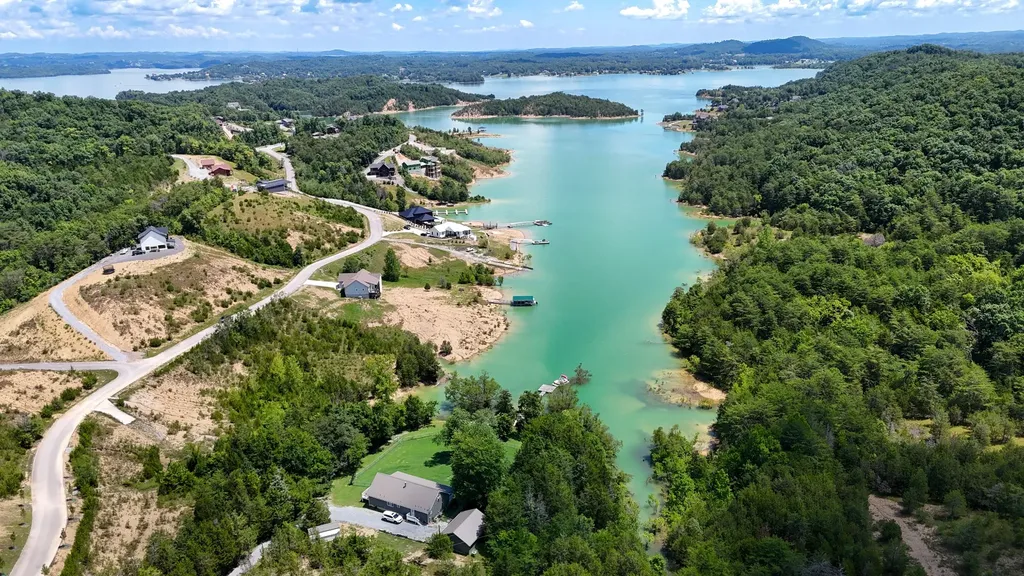 2 Emerald Pointe Boulevard Dandridge TN 37725