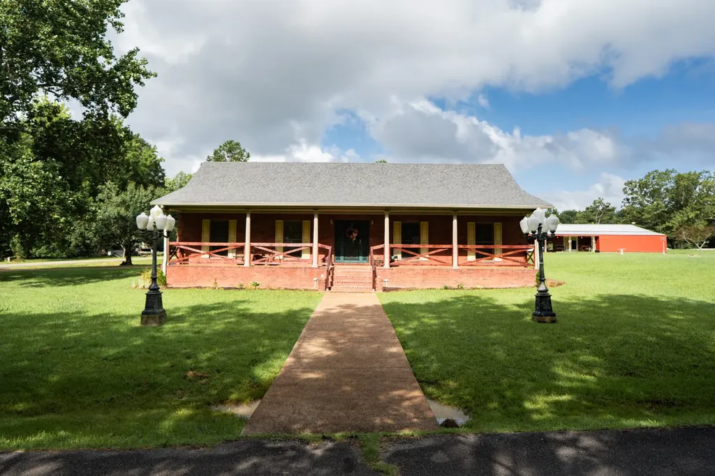 175 Sandy Circle Springville TN 38256